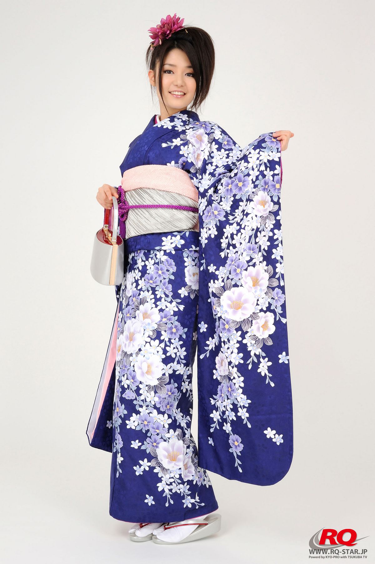 [RQ-STAR] NO.00068 Hitomi Furusaki 古崎瞳 謹賀新年 Kimono – Happy New Year [75P]