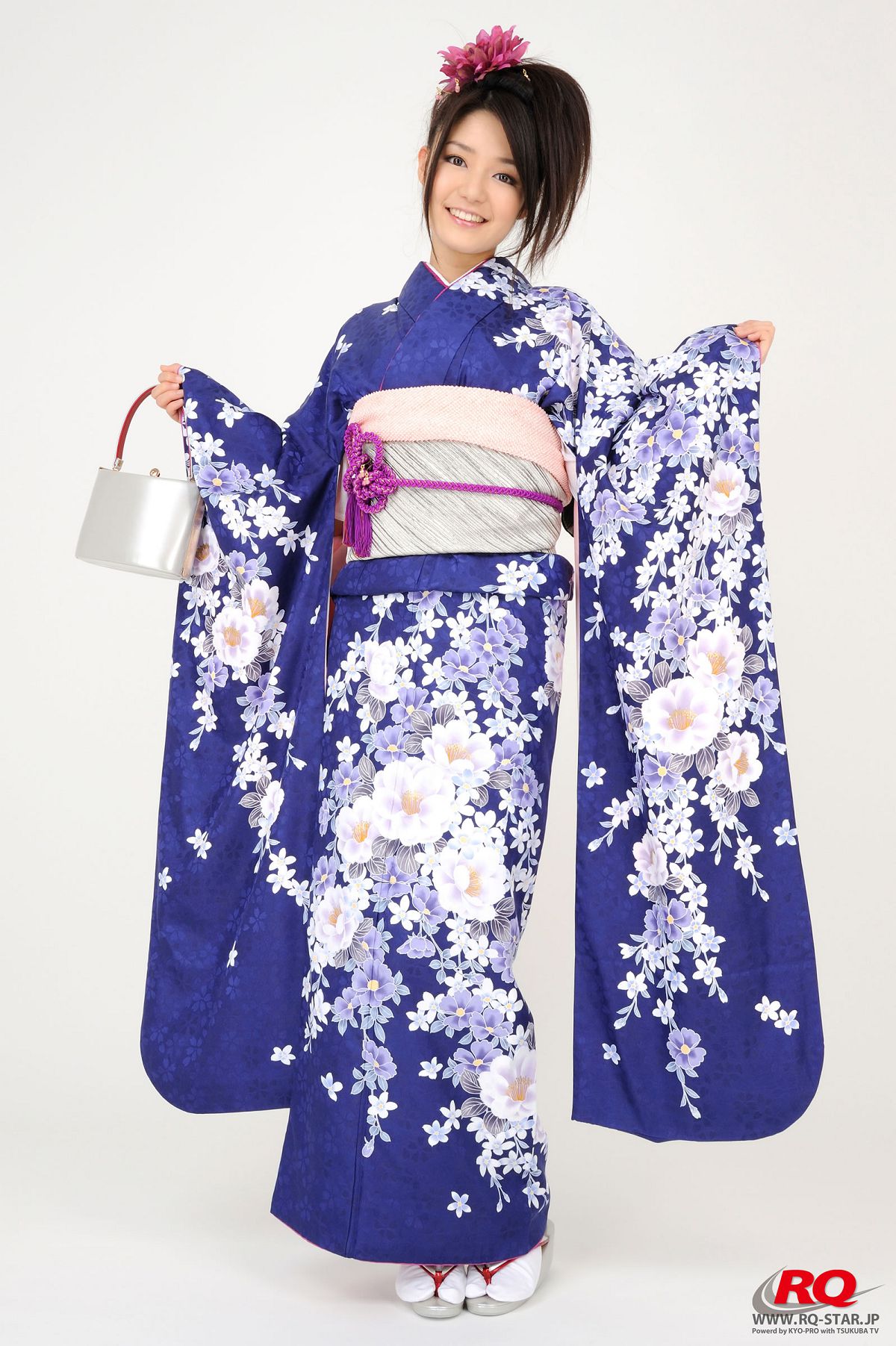 [RQ-STAR] NO.00068 Hitomi Furusaki 古崎瞳 謹賀新年 Kimono – Happy New Year [75P]