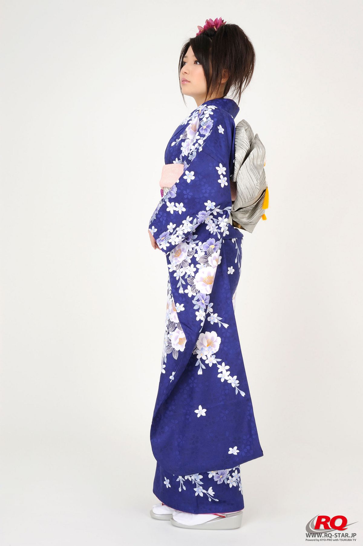 [RQ-STAR] NO.00068 Hitomi Furusaki 古崎瞳 謹賀新年 Kimono – Happy New Year [75P]