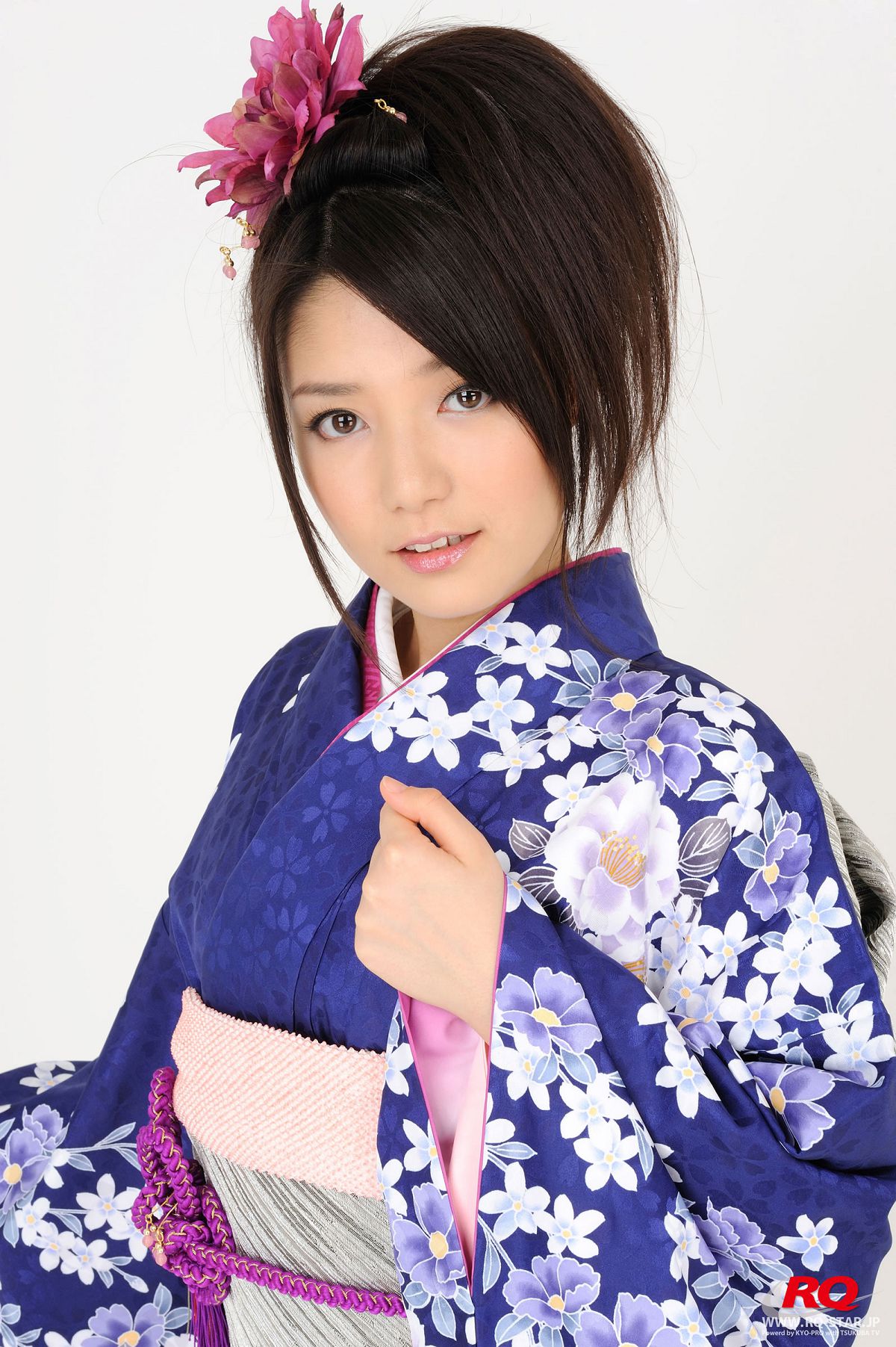 [RQ-STAR] NO.00068 Hitomi Furusaki 古崎瞳 謹賀新年 Kimono – Happy New Year [75P]