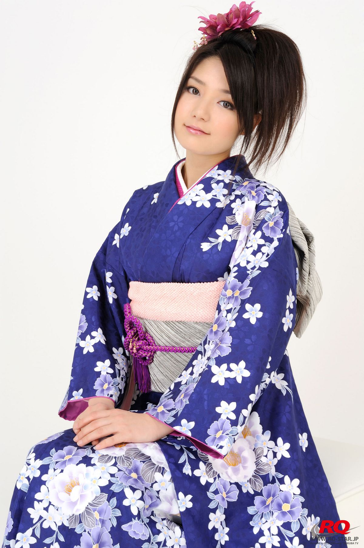 [RQ-STAR] NO.00068 Hitomi Furusaki 古崎瞳 謹賀新年 Kimono – Happy New Year [75P]