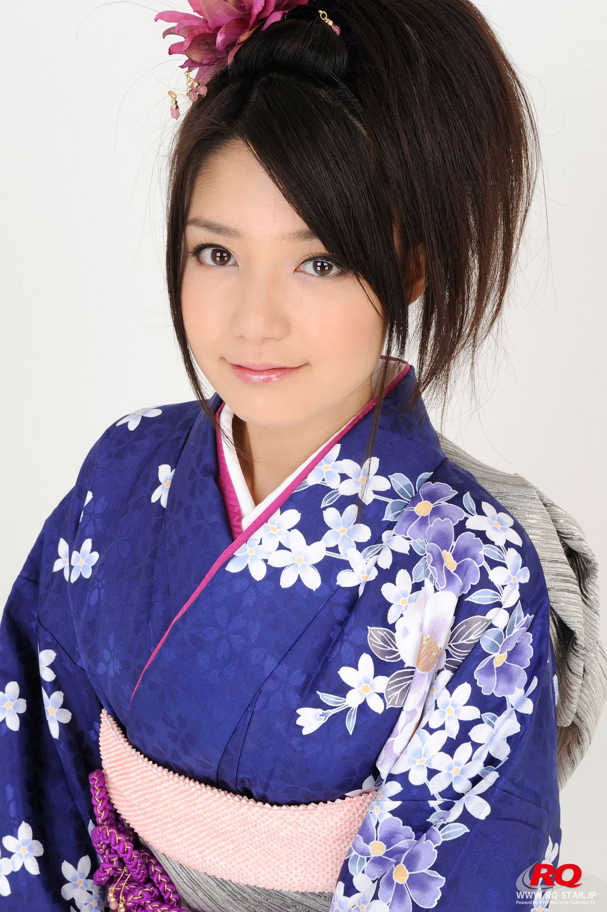 [RQ-STAR] NO.00068 Hitomi Furusaki 古崎瞳 謹賀新年 Kimono – Happy New Year [75P]