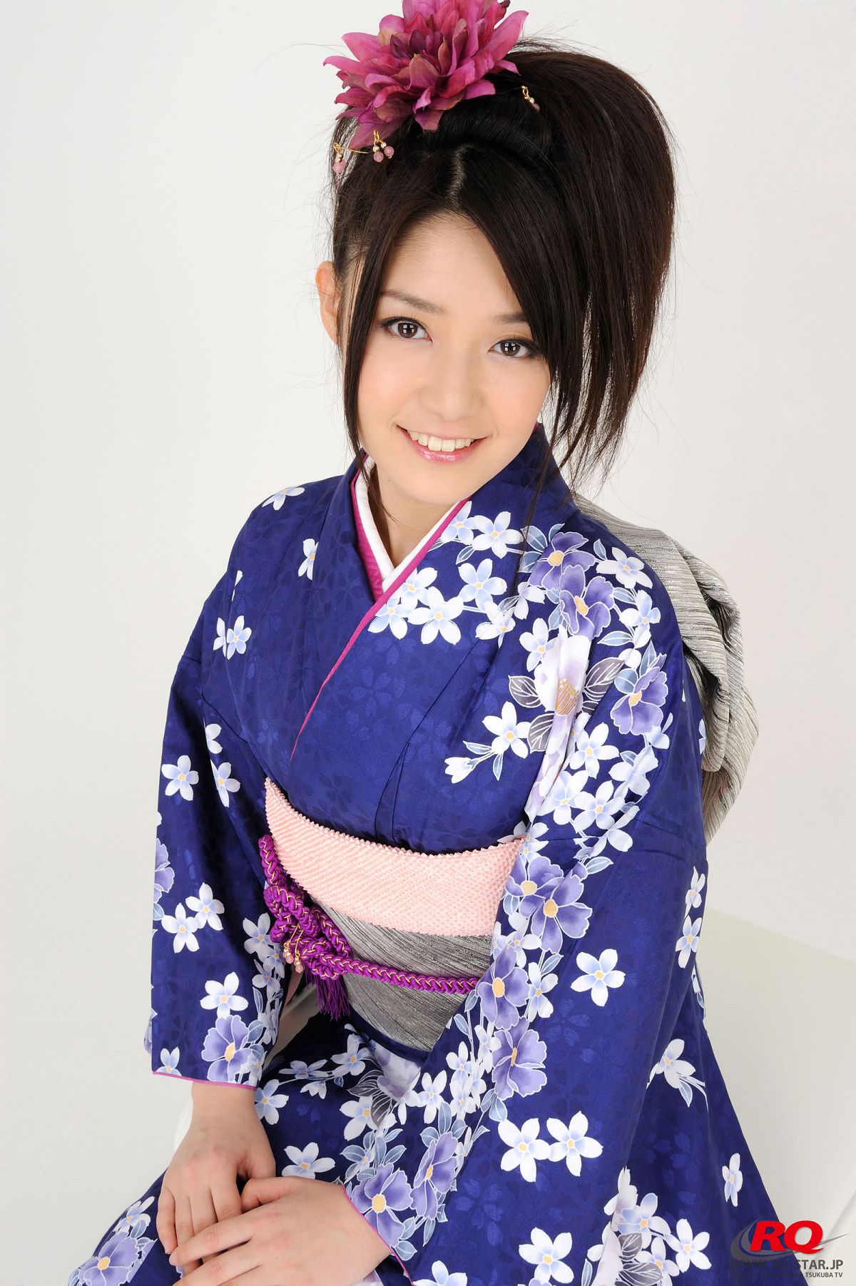 [RQ-STAR] NO.00068 Hitomi Furusaki 古崎瞳 謹賀新年 Kimono – Happy New Year [75P]