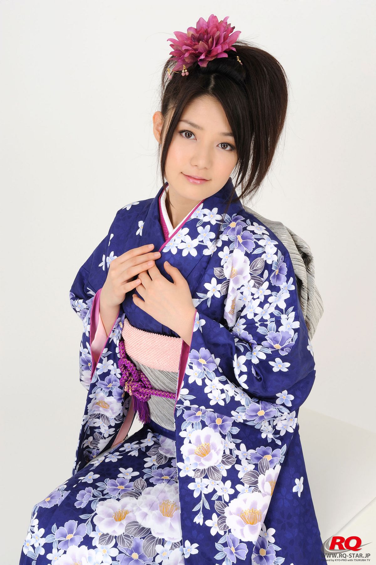 [RQ-STAR] NO.00068 Hitomi Furusaki 古崎瞳 謹賀新年 Kimono – Happy New Year [75P]