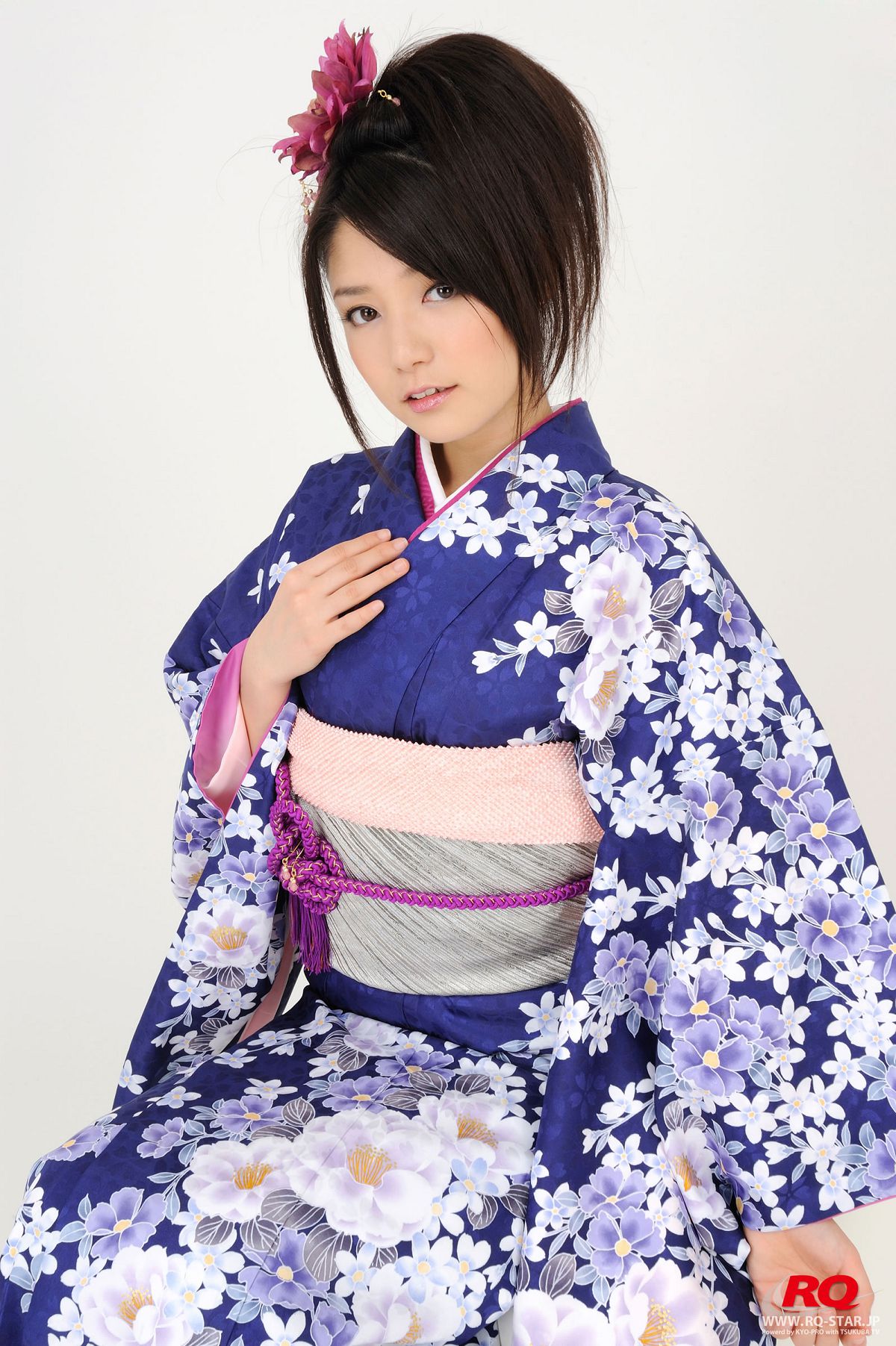 [RQ-STAR] NO.00068 Hitomi Furusaki 古崎瞳 謹賀新年 Kimono – Happy New Year [75P]