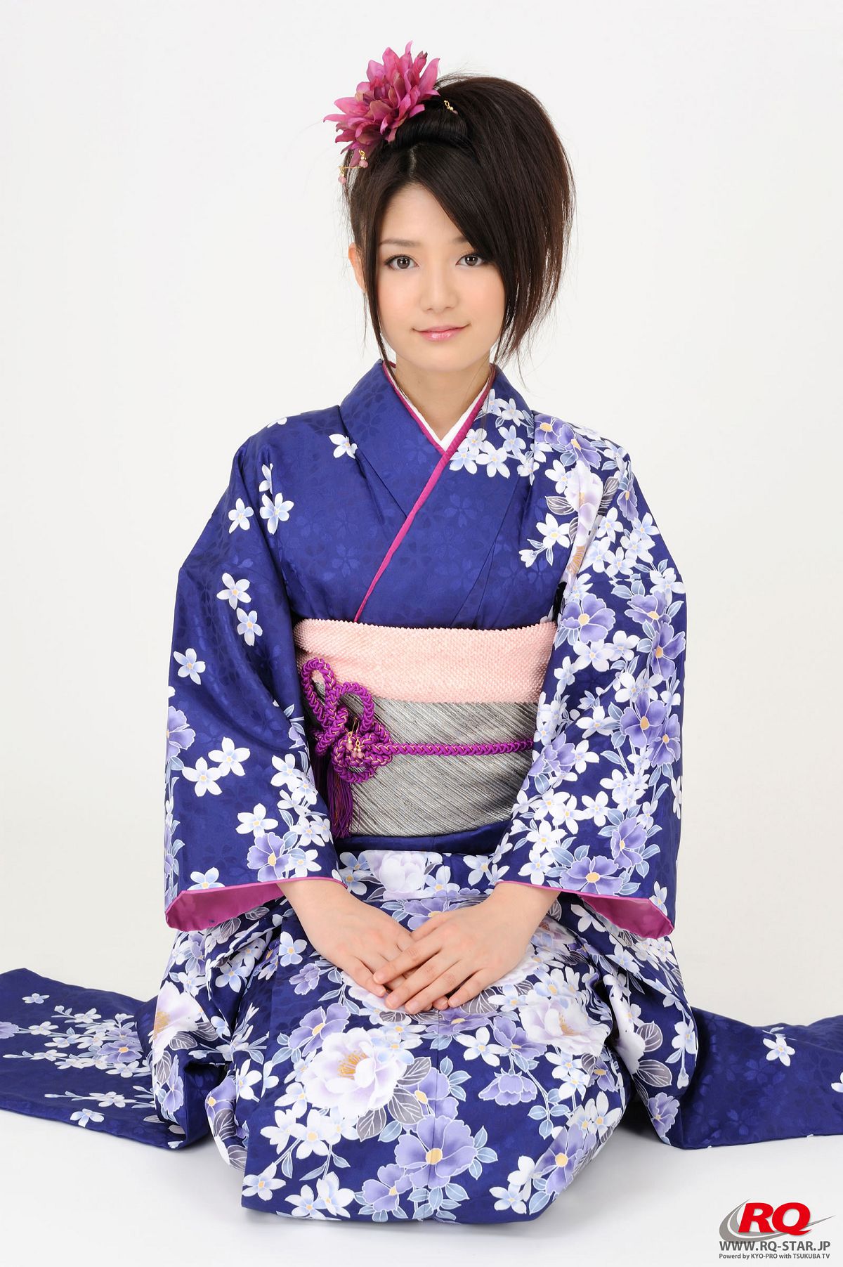 [RQ-STAR] NO.00068 Hitomi Furusaki 古崎瞳 謹賀新年 Kimono – Happy New Year [75P]