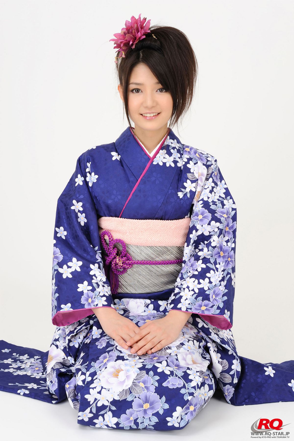 [RQ-STAR] NO.00068 Hitomi Furusaki 古崎瞳 謹賀新年 Kimono – Happy New Year [75P]