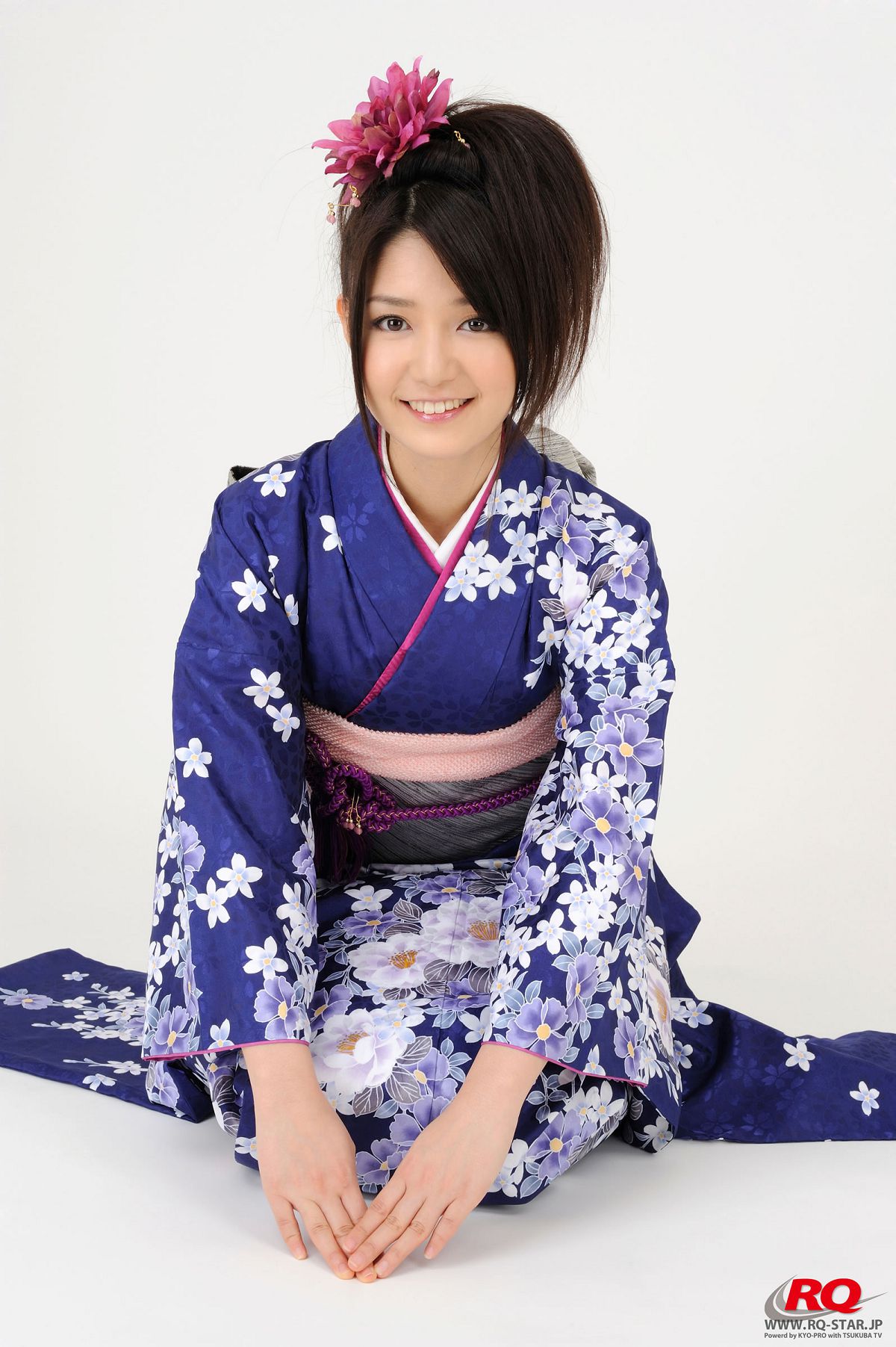 [RQ-STAR] NO.00068 Hitomi Furusaki 古崎瞳 謹賀新年 Kimono – Happy New Year [75P]
