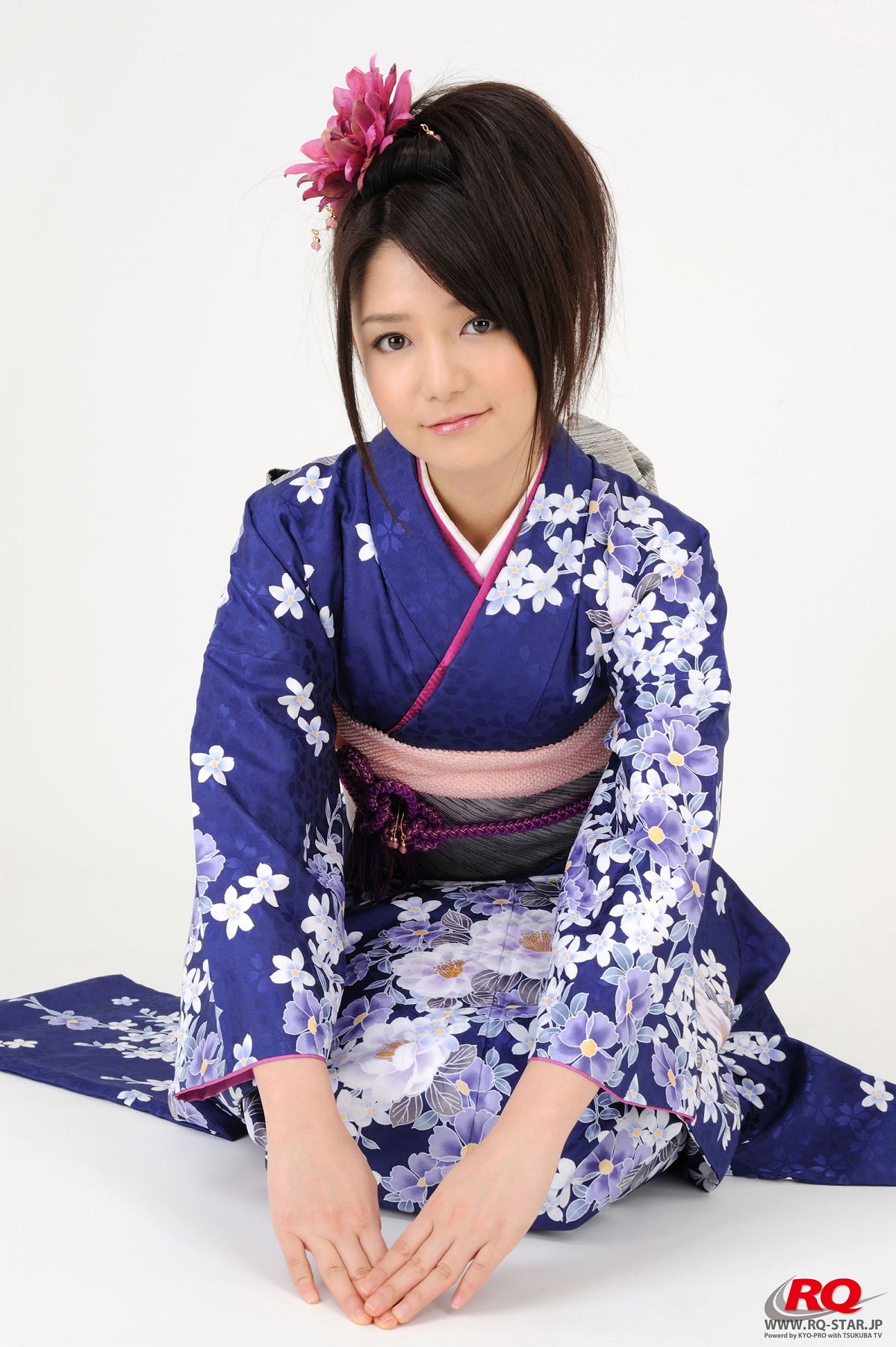 [RQ-STAR] NO.00068 Hitomi Furusaki 古崎瞳 謹賀新年 Kimono – Happy New Year [75P]