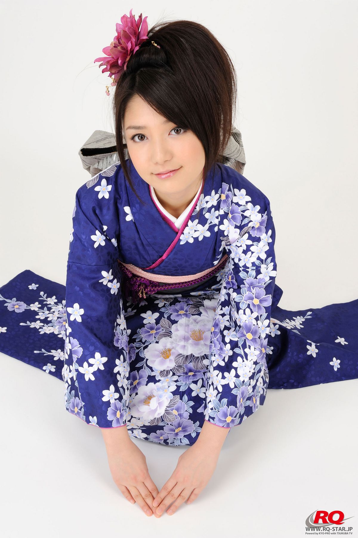 [RQ-STAR] NO.00068 Hitomi Furusaki 古崎瞳 謹賀新年 Kimono – Happy New Year [75P]