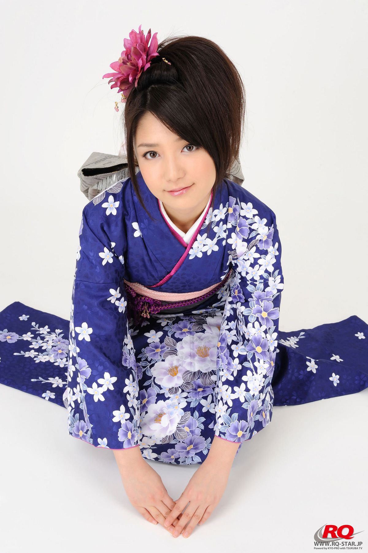 [RQ-STAR] NO.00068 Hitomi Furusaki 古崎瞳 謹賀新年 Kimono – Happy New Year [75P]