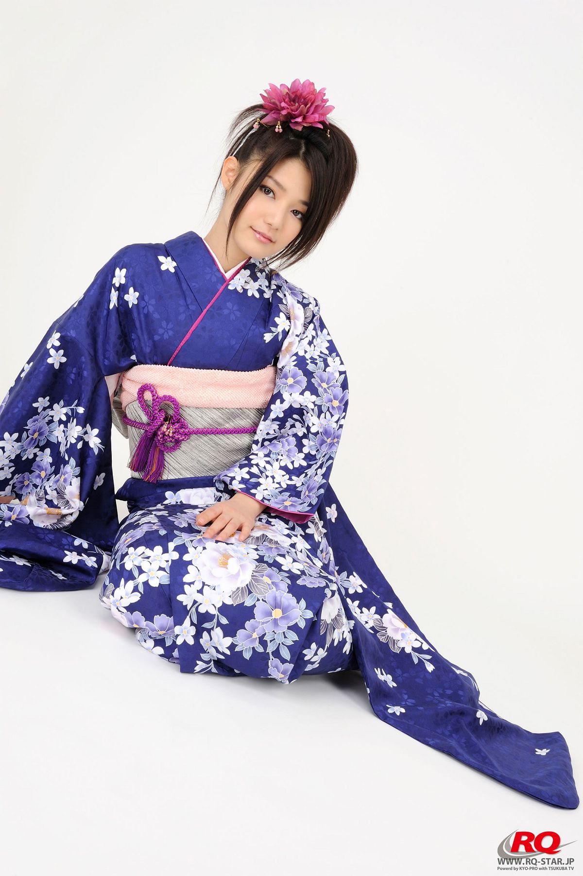 [RQ-STAR] NO.00068 Hitomi Furusaki 古崎瞳 謹賀新年 Kimono – Happy New Year [75P]