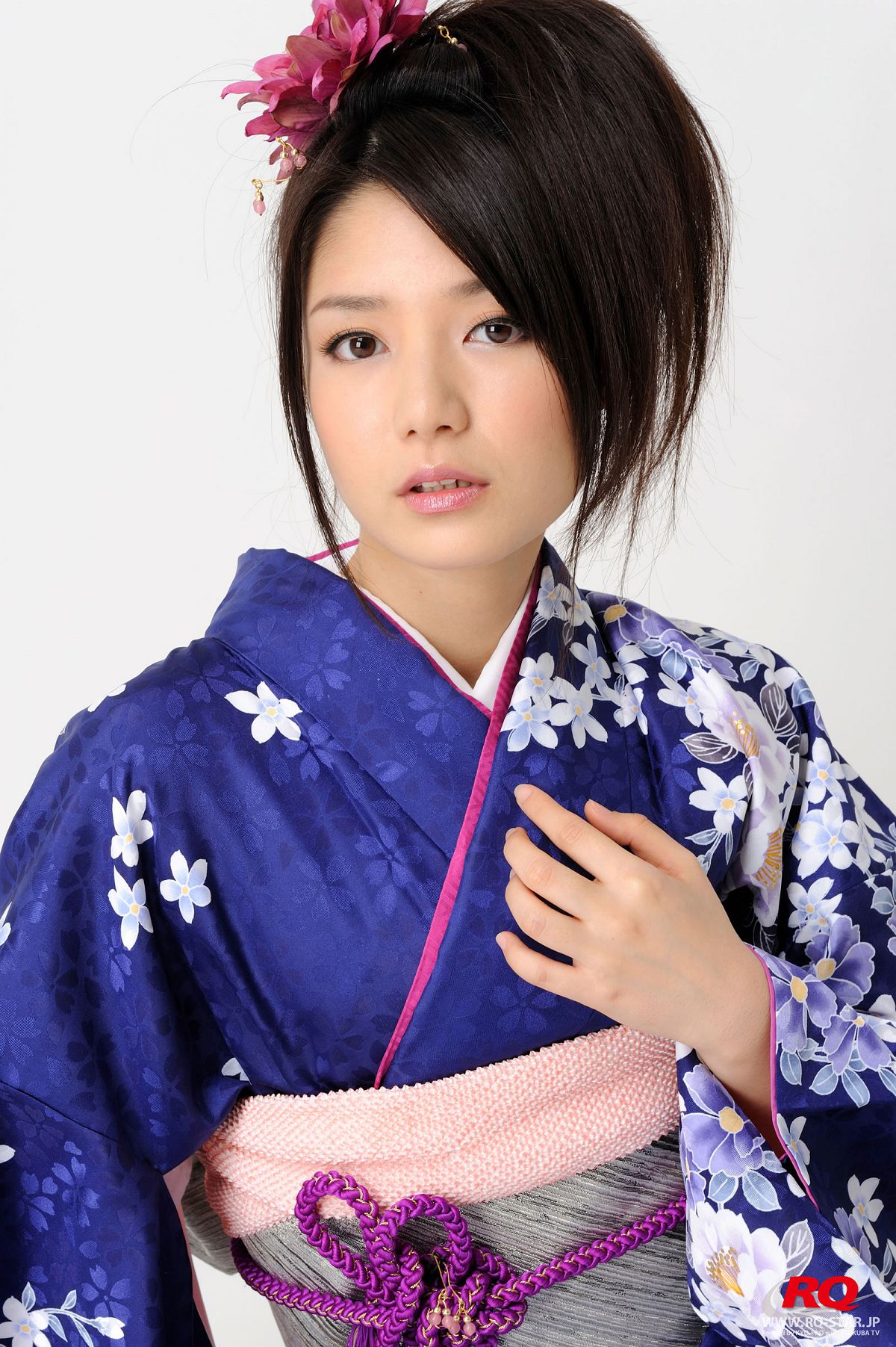 [RQ-STAR] NO.00068 Hitomi Furusaki 古崎瞳 謹賀新年 Kimono – Happy New Year [75P]