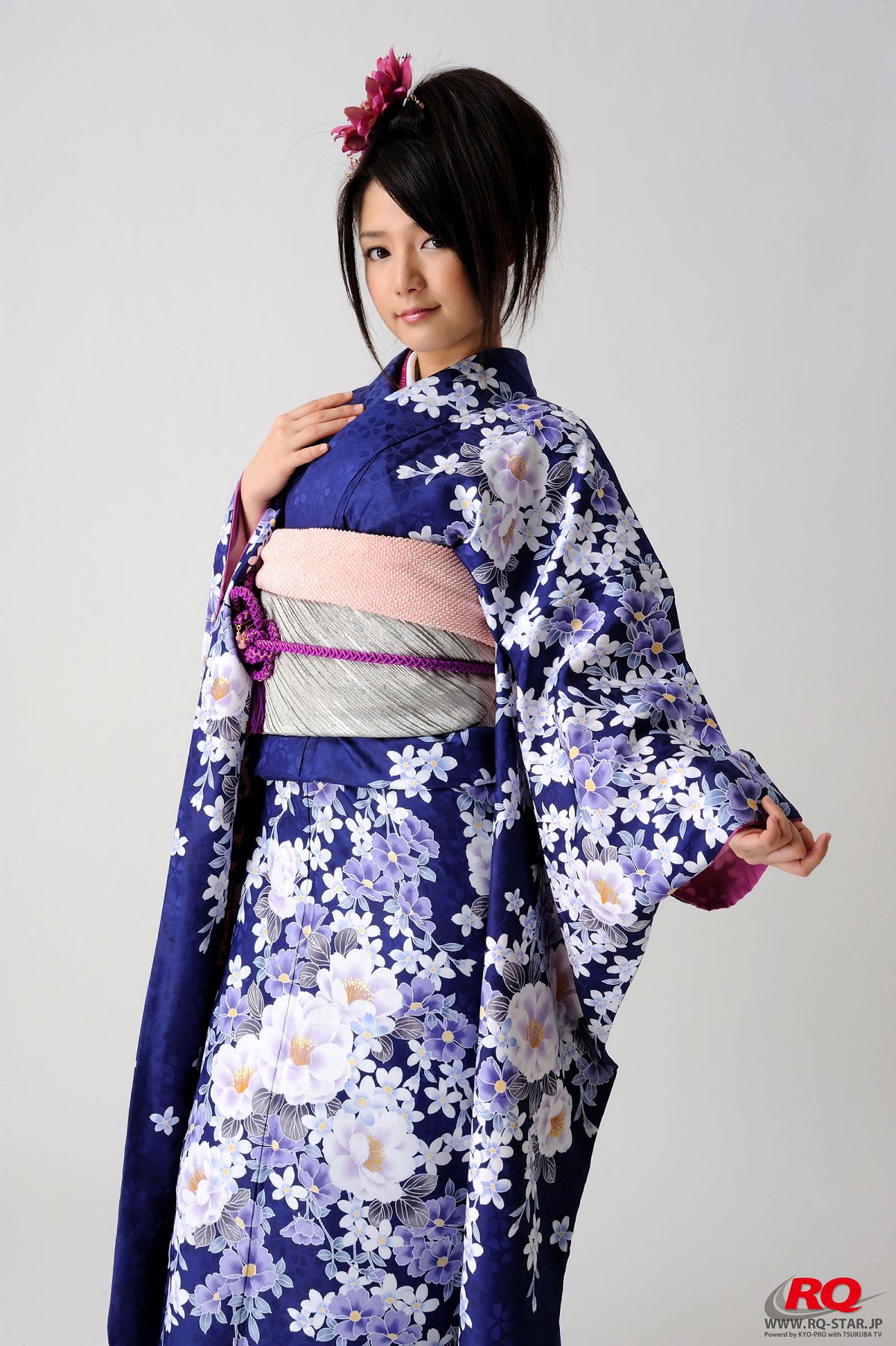 [RQ-STAR] NO.00068 Hitomi Furusaki 古崎瞳 謹賀新年 Kimono – Happy New Year [75P]