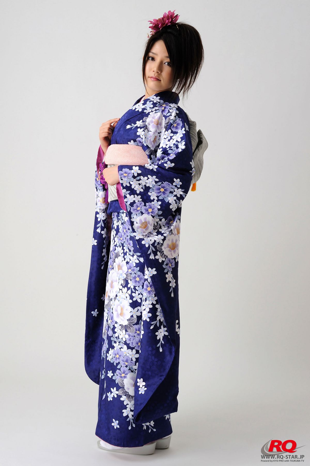 [RQ-STAR] NO.00068 Hitomi Furusaki 古崎瞳 謹賀新年 Kimono – Happy New Year [75P]