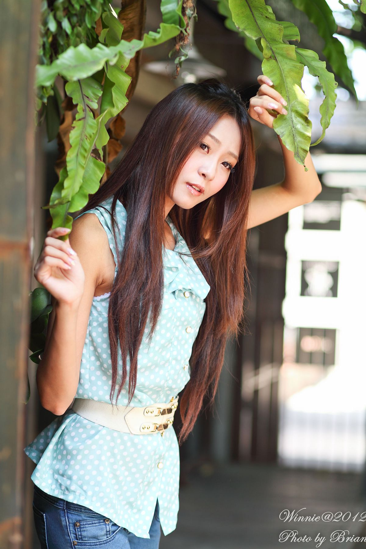 [Beautyleg] 模特 Winnie小雪華山特區外拍之郊外阳光 [28P]