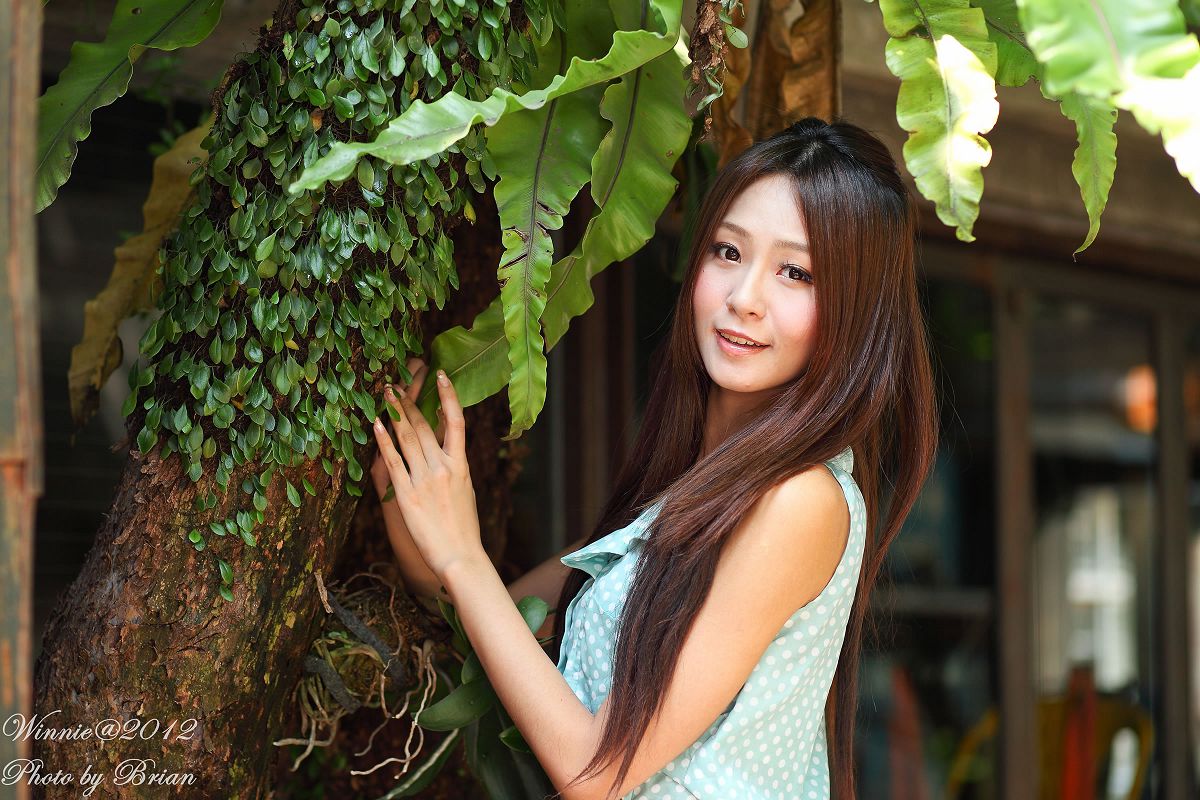 [Beautyleg] 模特 Winnie小雪華山特區外拍之郊外阳光 [28P]