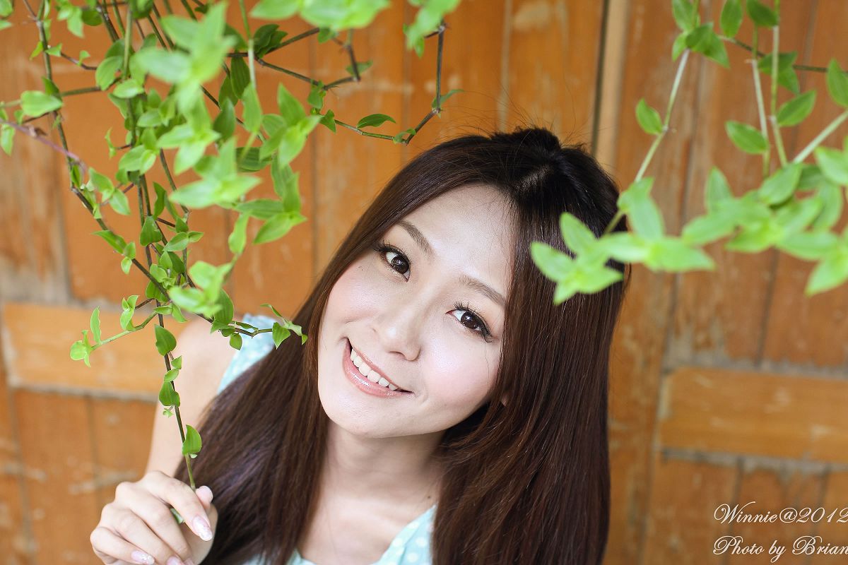 [Beautyleg] 模特 Winnie小雪華山特區外拍之郊外阳光 [28P]