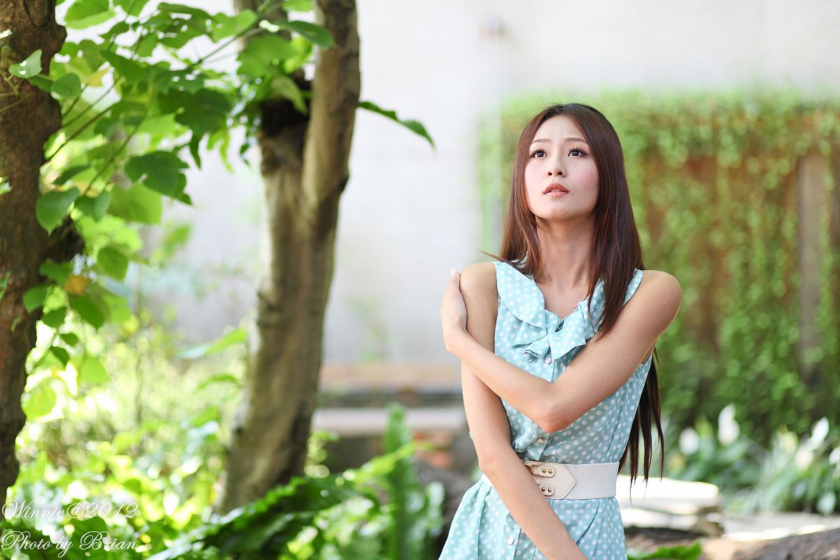 [Beautyleg] 模特 Winnie小雪華山特區外拍之郊外阳光 [28P]