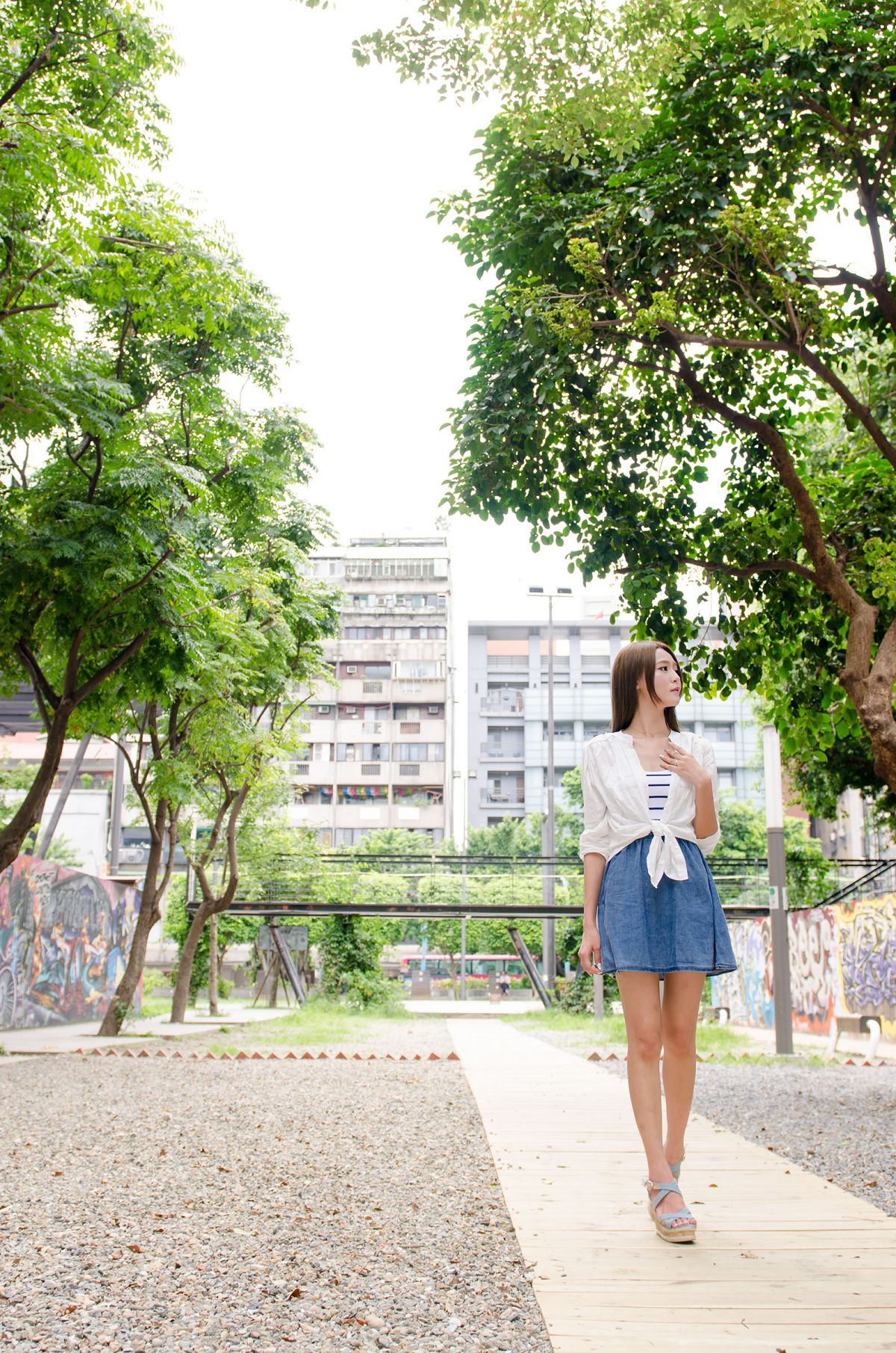 [Beautyleg] 2014.07.13 小雪西門町街拍4 [26P]