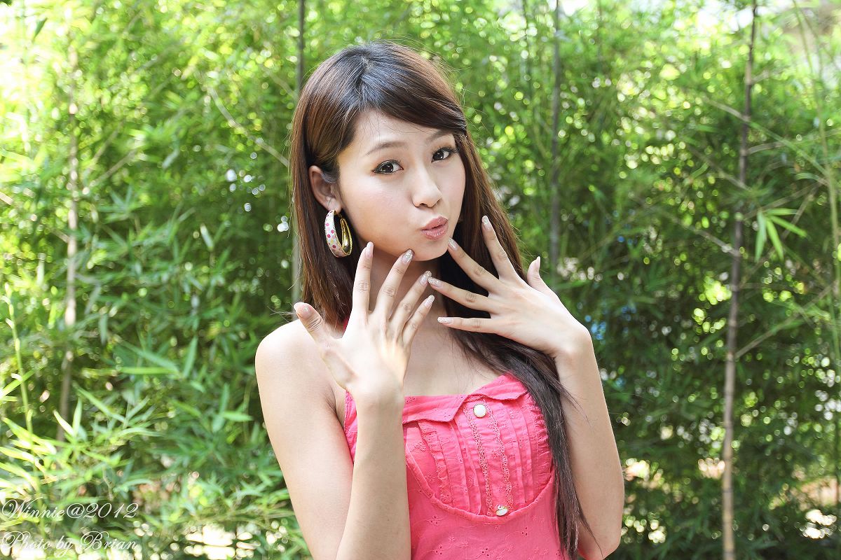 [Beautyleg] 模特 Winnie小雪華山特區外拍之粉色竹林 [21P]