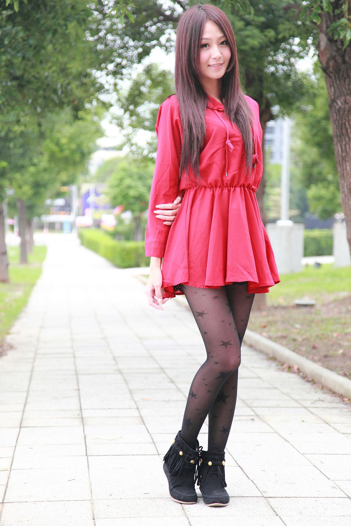 [Beautyleg] 女神--Winnie新竹縣體育場小雪外拍-1 [28P]