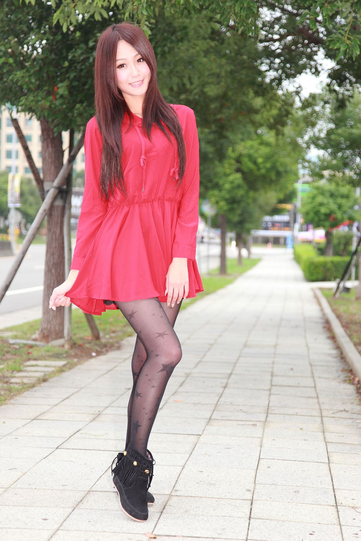[Beautyleg] 女神--Winnie新竹縣體育場小雪外拍-1 [28P]
