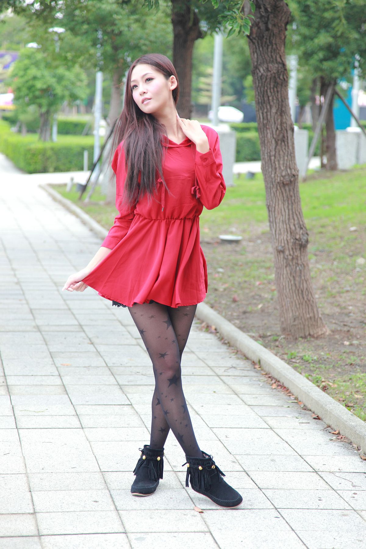 [Beautyleg] 女神--Winnie新竹縣體育場小雪外拍-1 [28P]