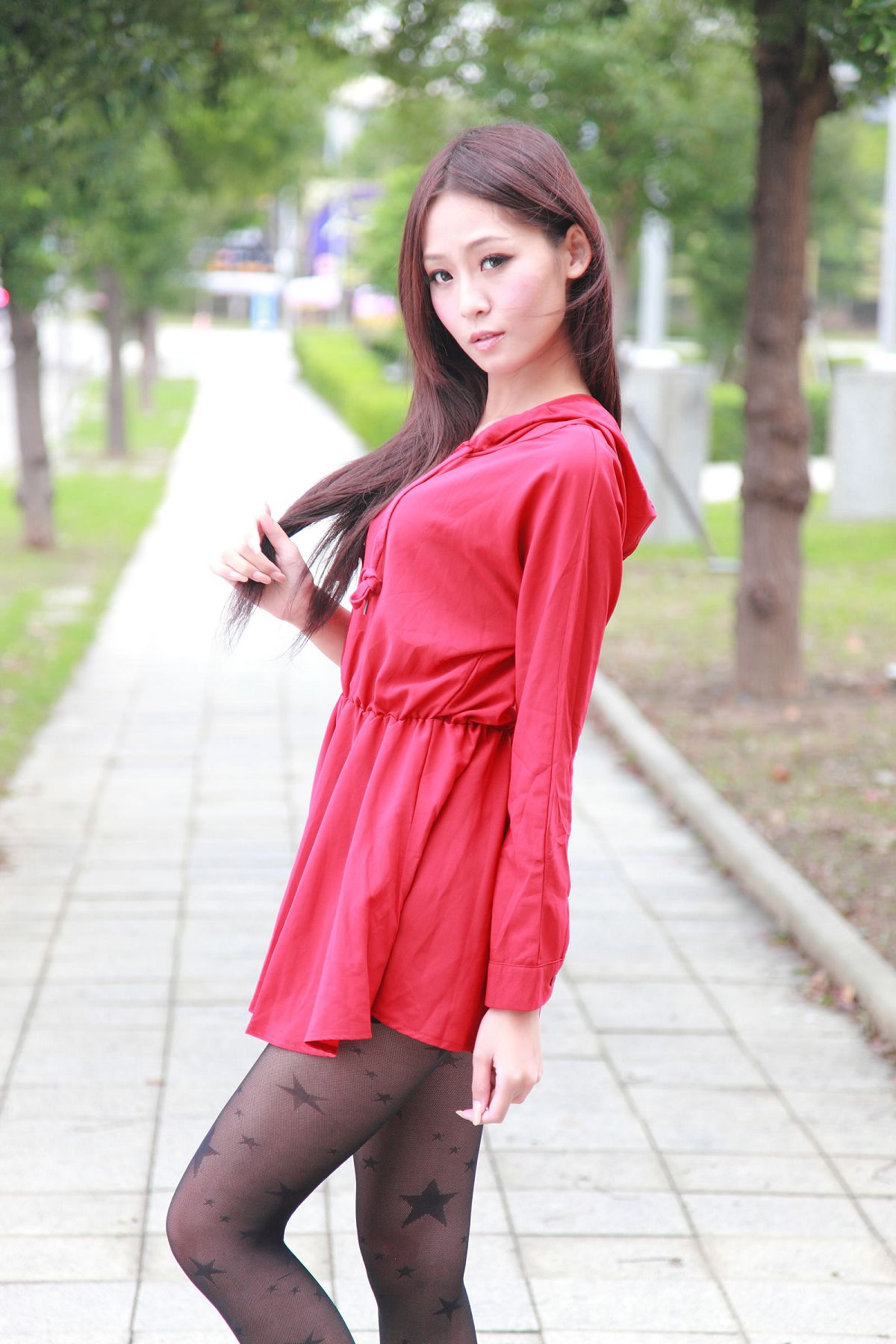 [Beautyleg] 女神--Winnie新竹縣體育場小雪外拍-1 [28P]