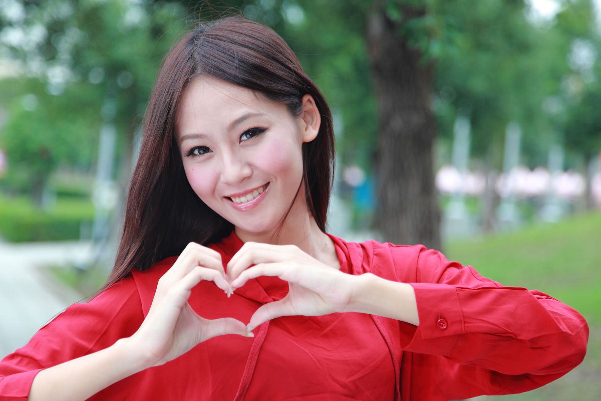 [Beautyleg] 女神--Winnie新竹縣體育場小雪外拍-1 [28P]