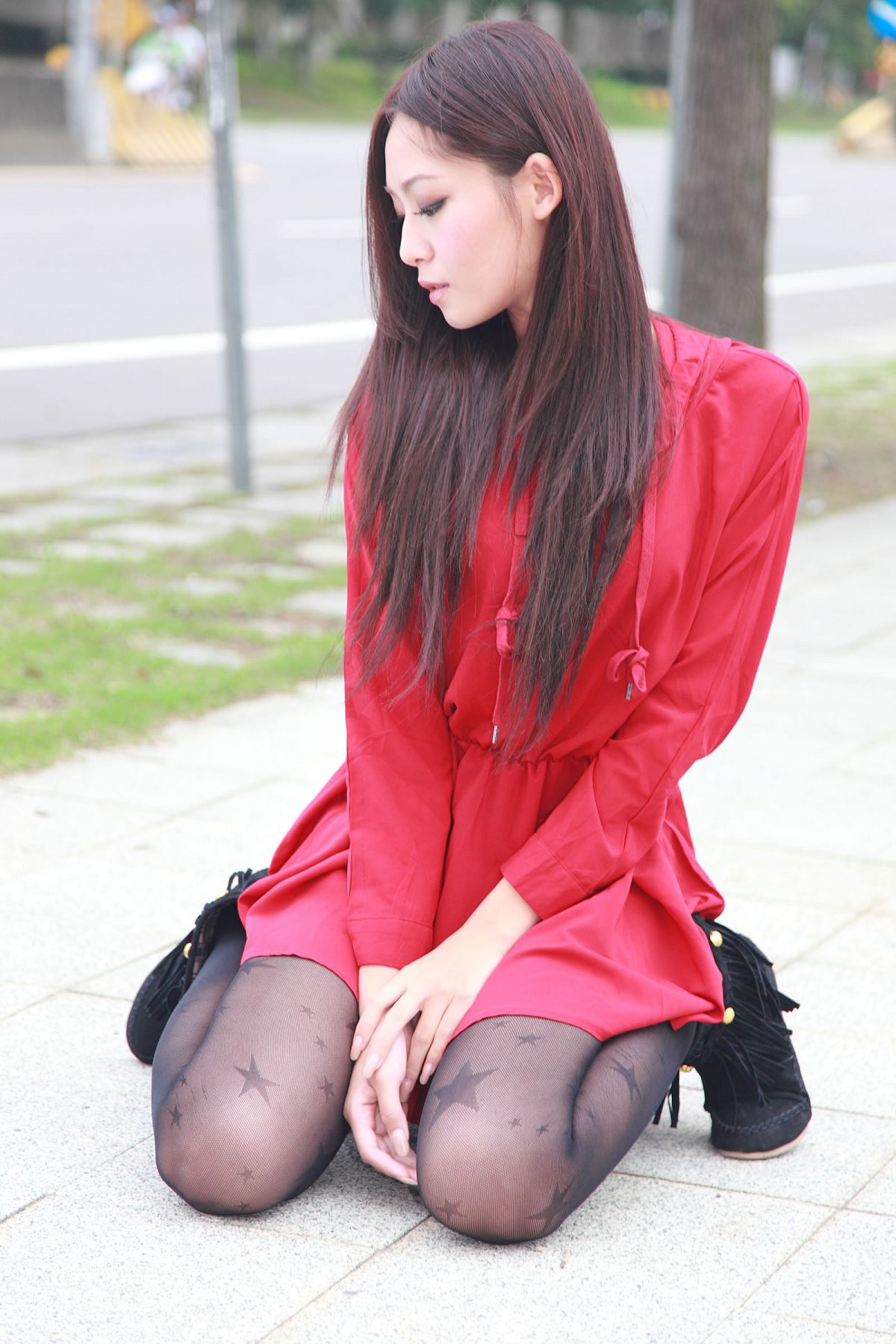 [Beautyleg] 女神--Winnie新竹縣體育場小雪外拍-1 [28P]