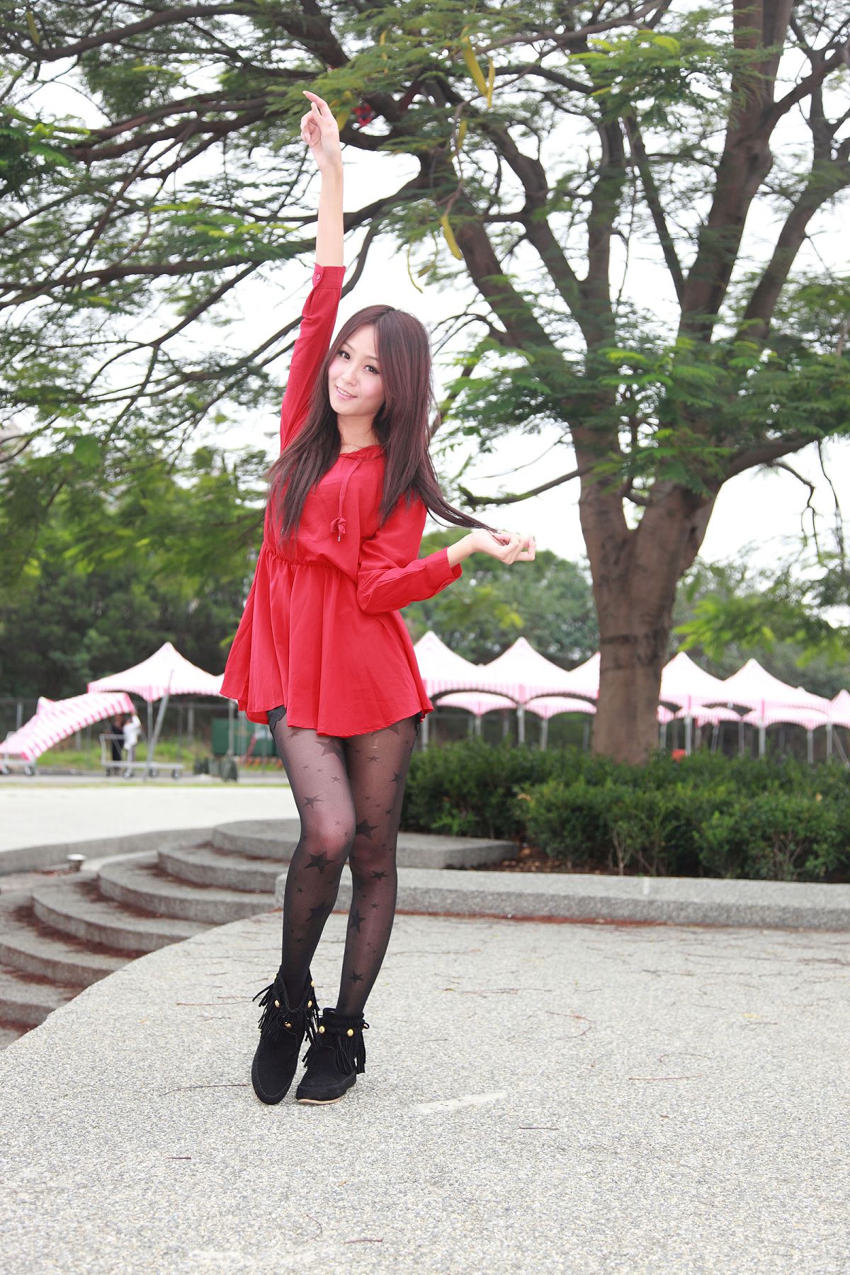 [Beautyleg] 女神--Winnie新竹縣體育場小雪外拍-1 [28P]