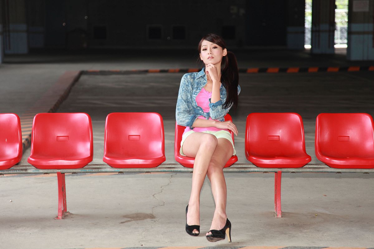 [Beautyleg] 女神新竹縣體育場小雪外拍-3 [30P]