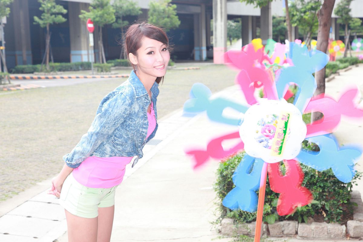 [Beautyleg] 女神新竹縣體育場小雪外拍-4 [31P]