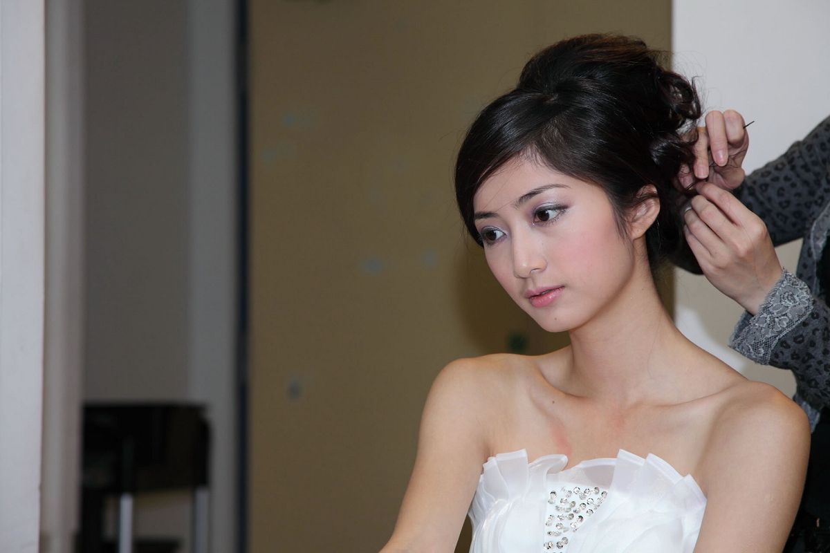 [Beautyleg] 女神Emily 爱容写真集 [75P]