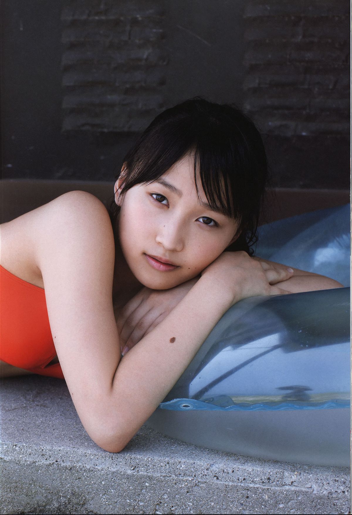鞘師里保 写真集 『 太陽 』 [92P]