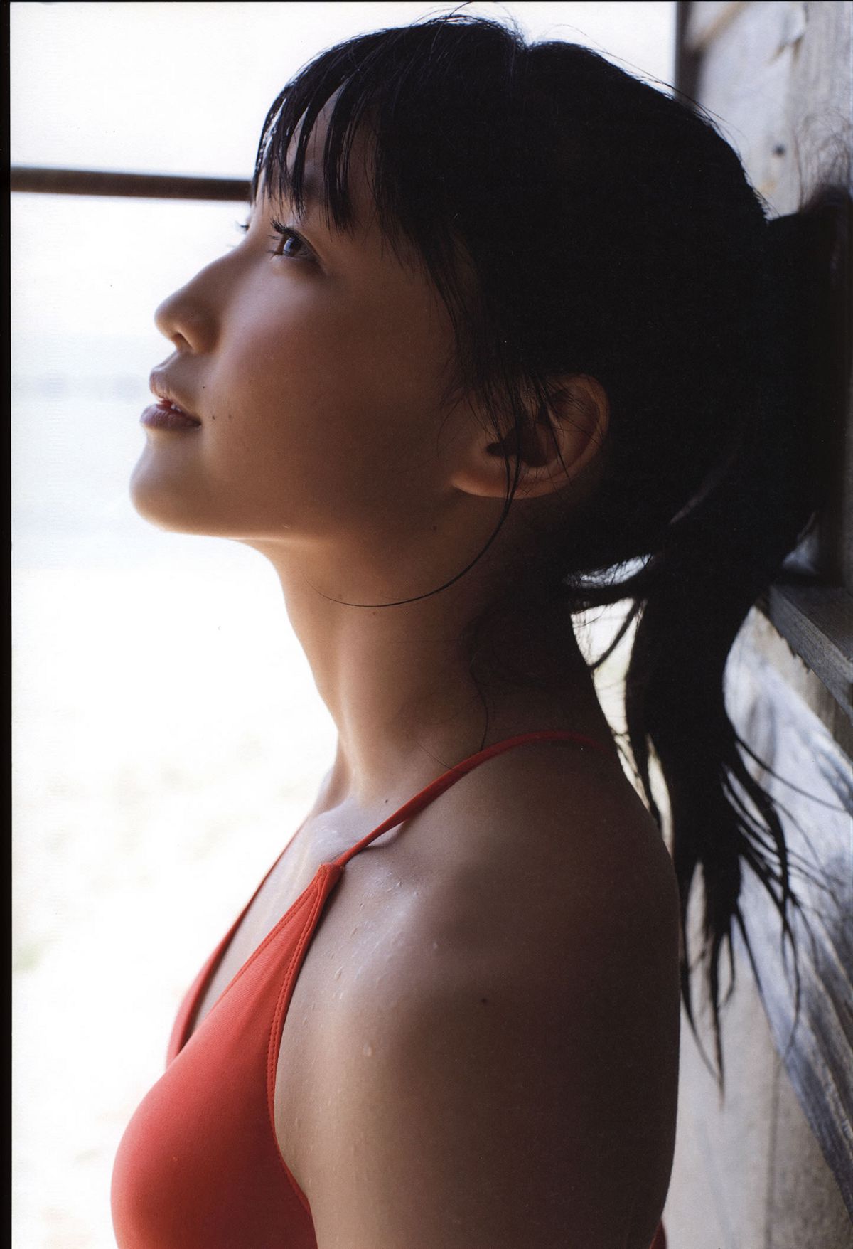 鞘師里保 写真集 『 太陽 』 [92P]