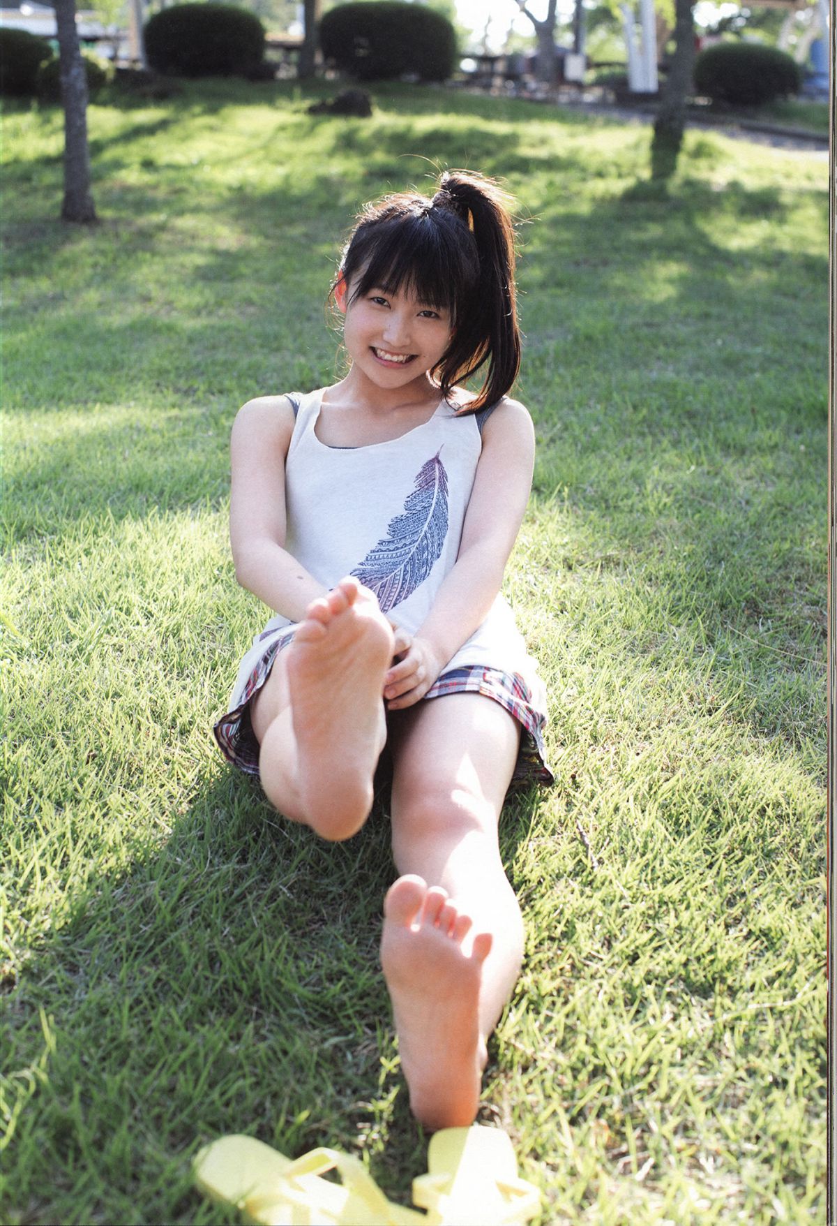 鞘師里保 写真集 『 太陽 』 [92P]