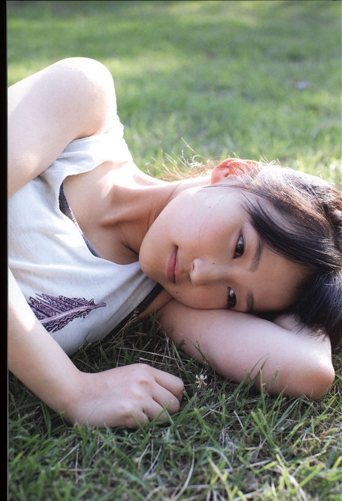 鞘師里保 写真集 『 太陽 』 [92P]