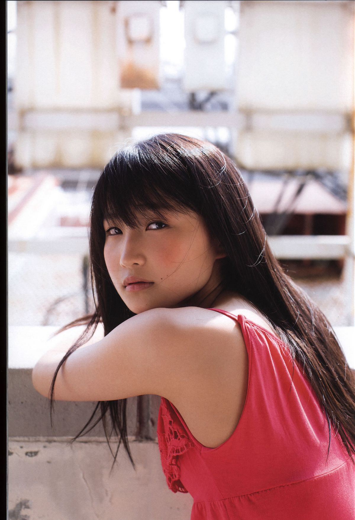 鞘師里保 写真集 『 太陽 』 [92P]