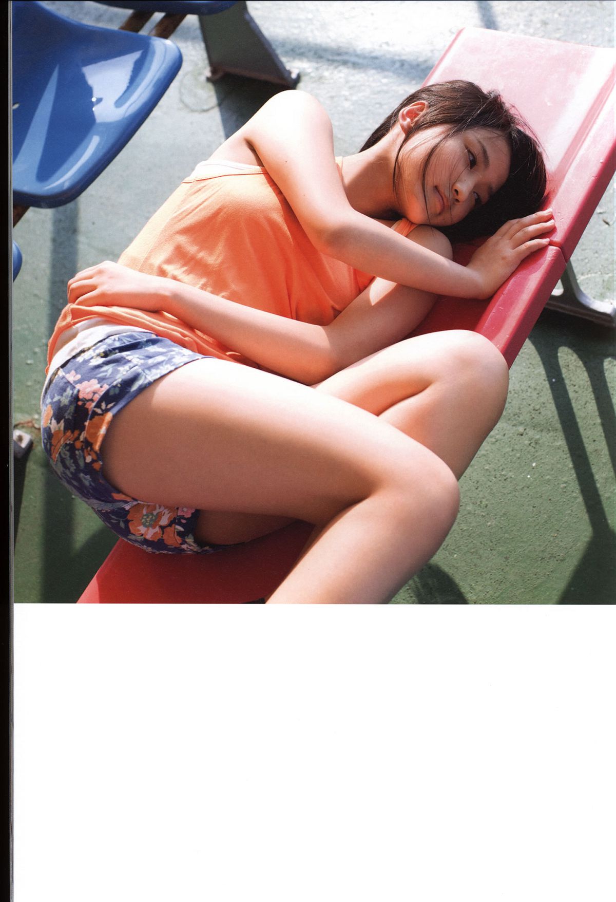 鞘師里保 写真集 『 太陽 』 [92P]