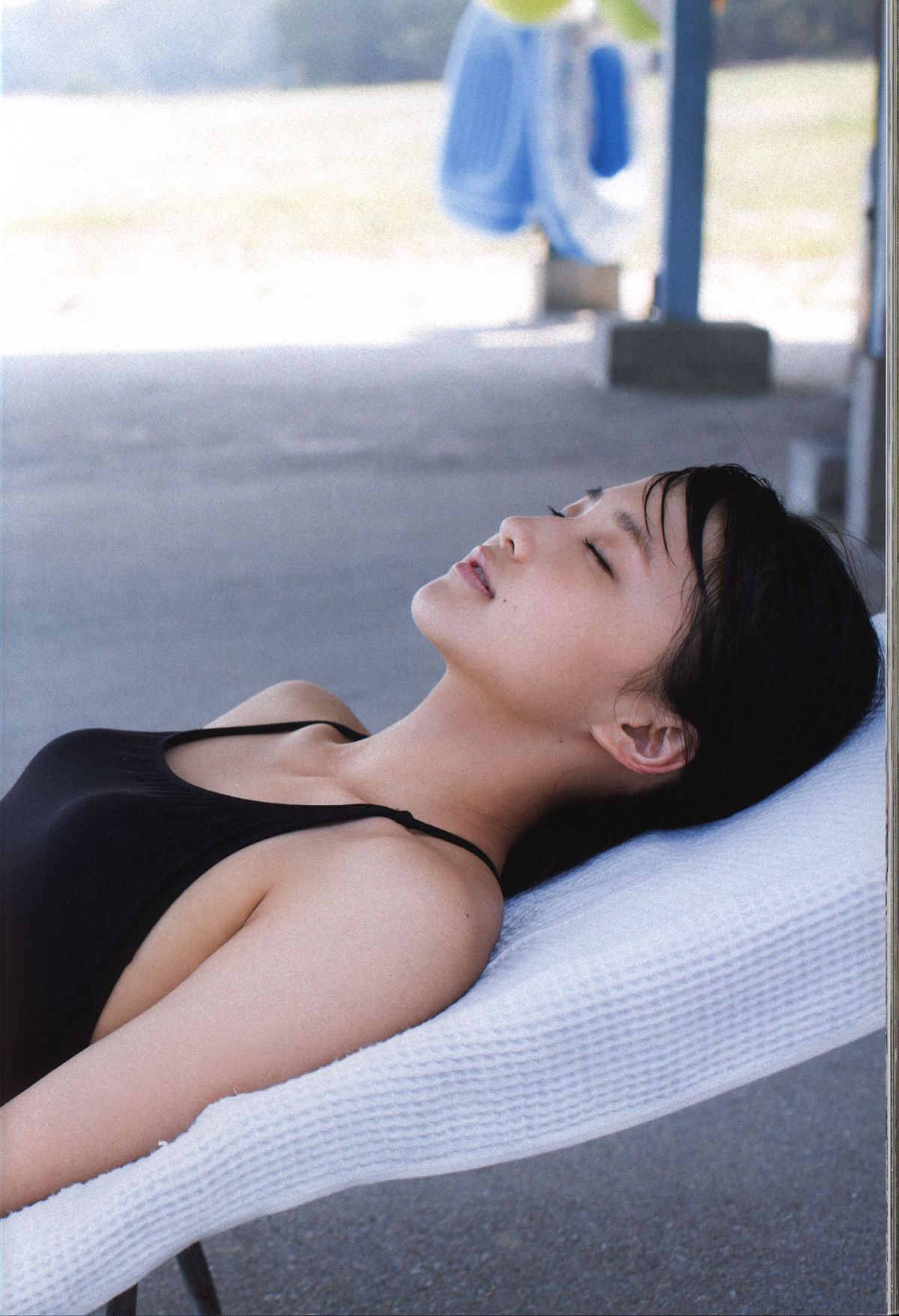 鞘師里保 写真集 『 太陽 』 [92P]