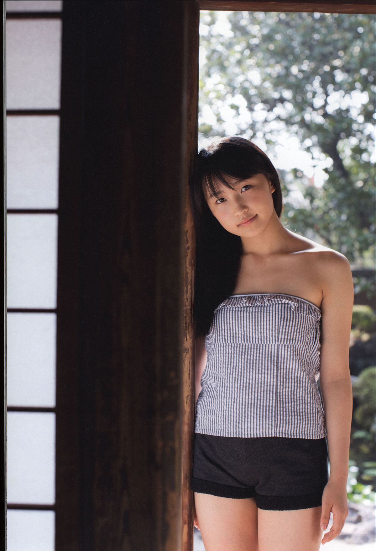 鞘師里保 写真集 『 太陽 』 [92P]