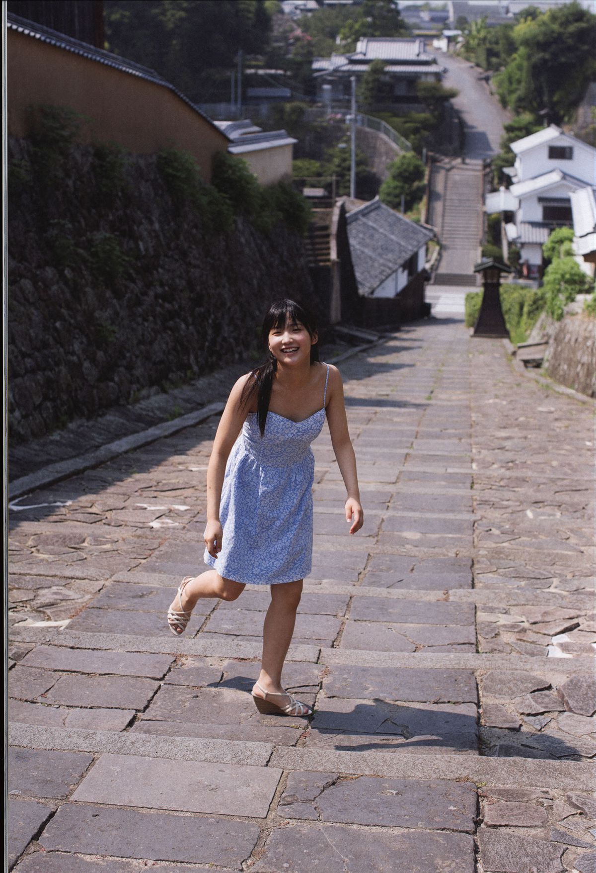 鞘師里保 写真集 『 太陽 』 [92P]