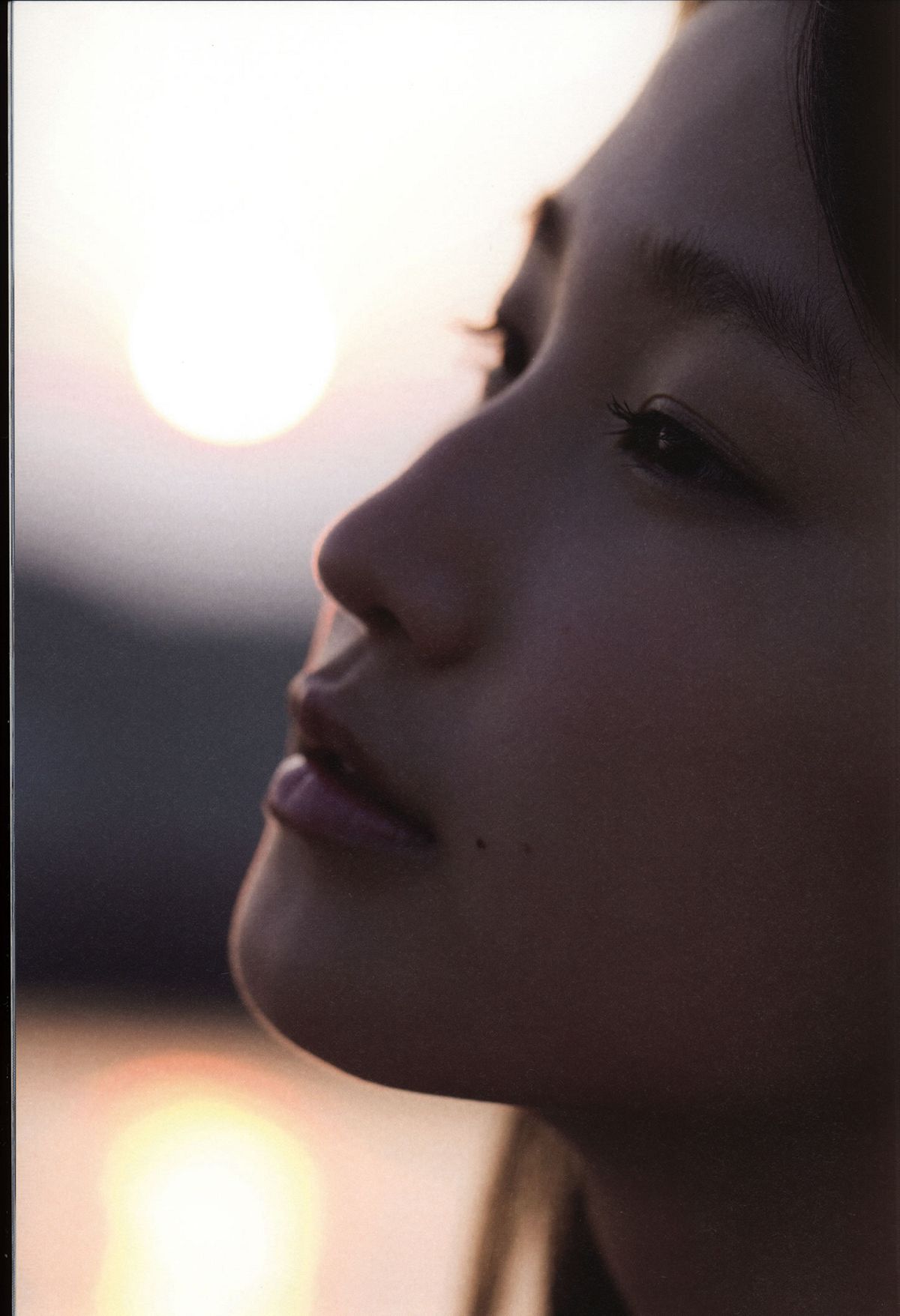 鞘師里保 写真集 『 太陽 』 [92P]