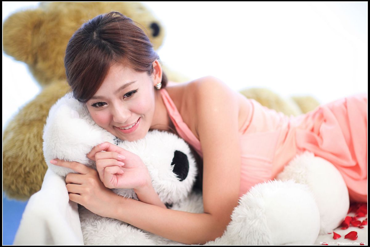 [Beautyleg] 女神Winnie 小雪 想像空間攝影棚part3 [43P]