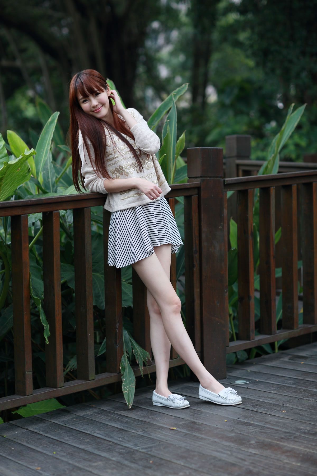 台湾清纯美女-NAOMI+蜜兒外拍 [54P]