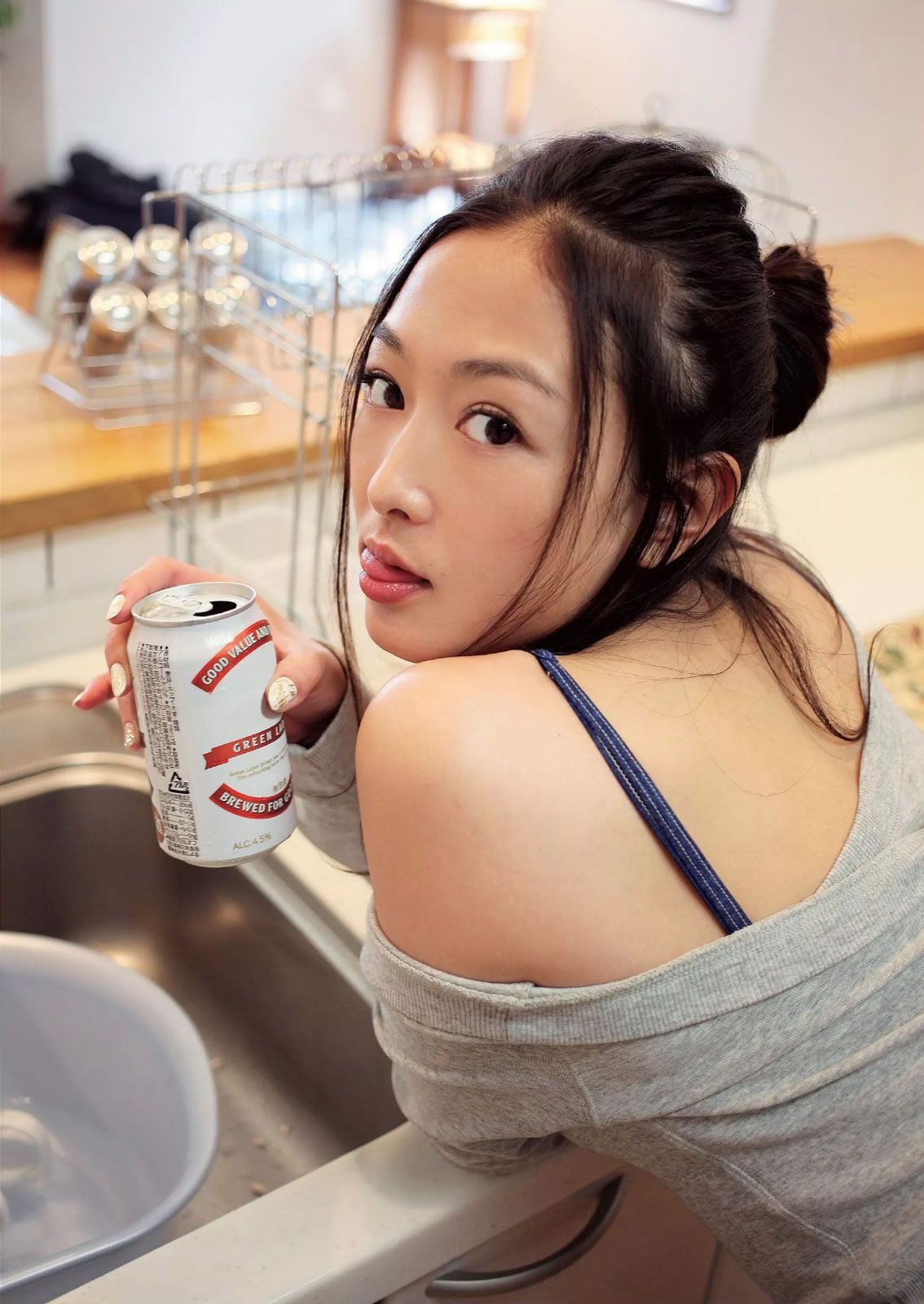 [Weekly Playboy] 2014 No.50 二階堂ふみ 橋本真帆 モーニング娘。 春輝 朝比奈彩 柳ゆり菜 浅田舞 高橋胡桃 二宮沙樹 杏さゆり [50P]
