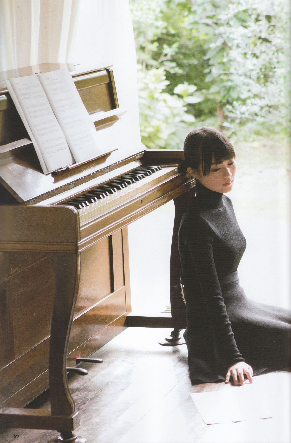 [UTB] 2014.12 vol.224 生田絵梨花 朝長美桜 道重さゆみ 橋本奈々未 乃木坂46 [61P]