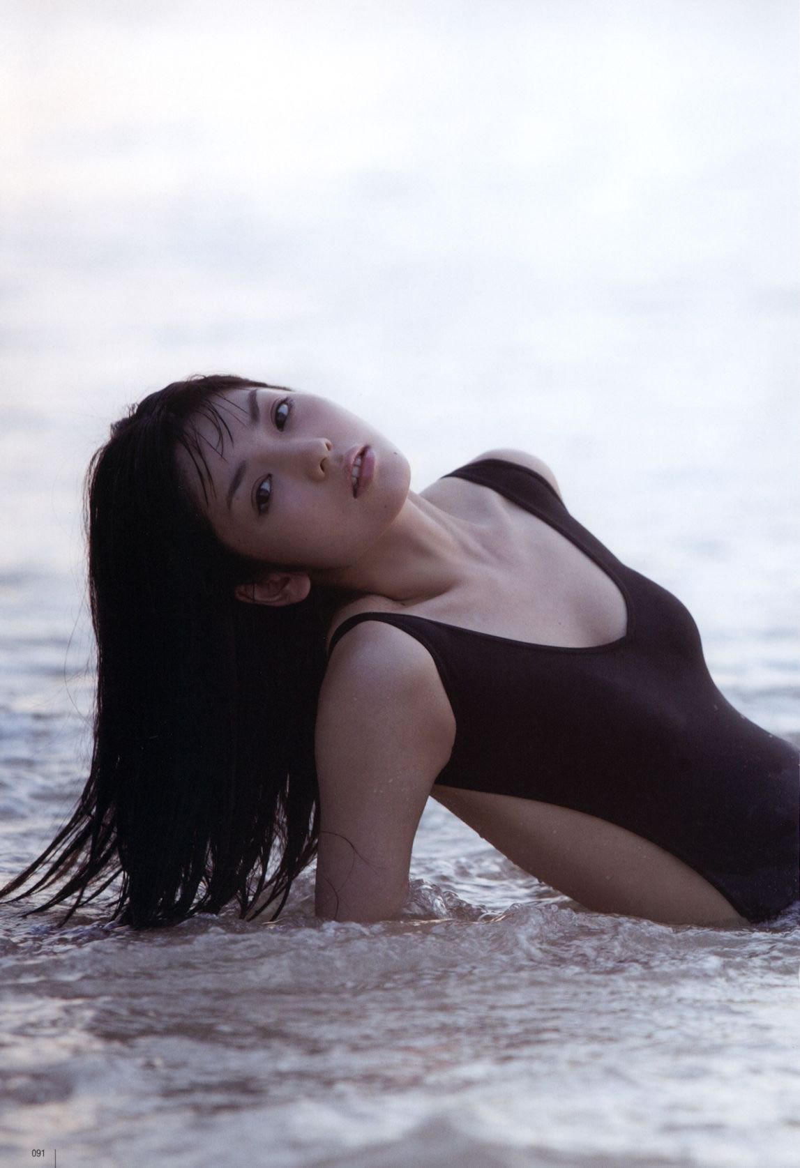 [UTB] 2014.12 vol.224 生田絵梨花 朝長美桜 道重さゆみ 橋本奈々未 乃木坂46 [61P]